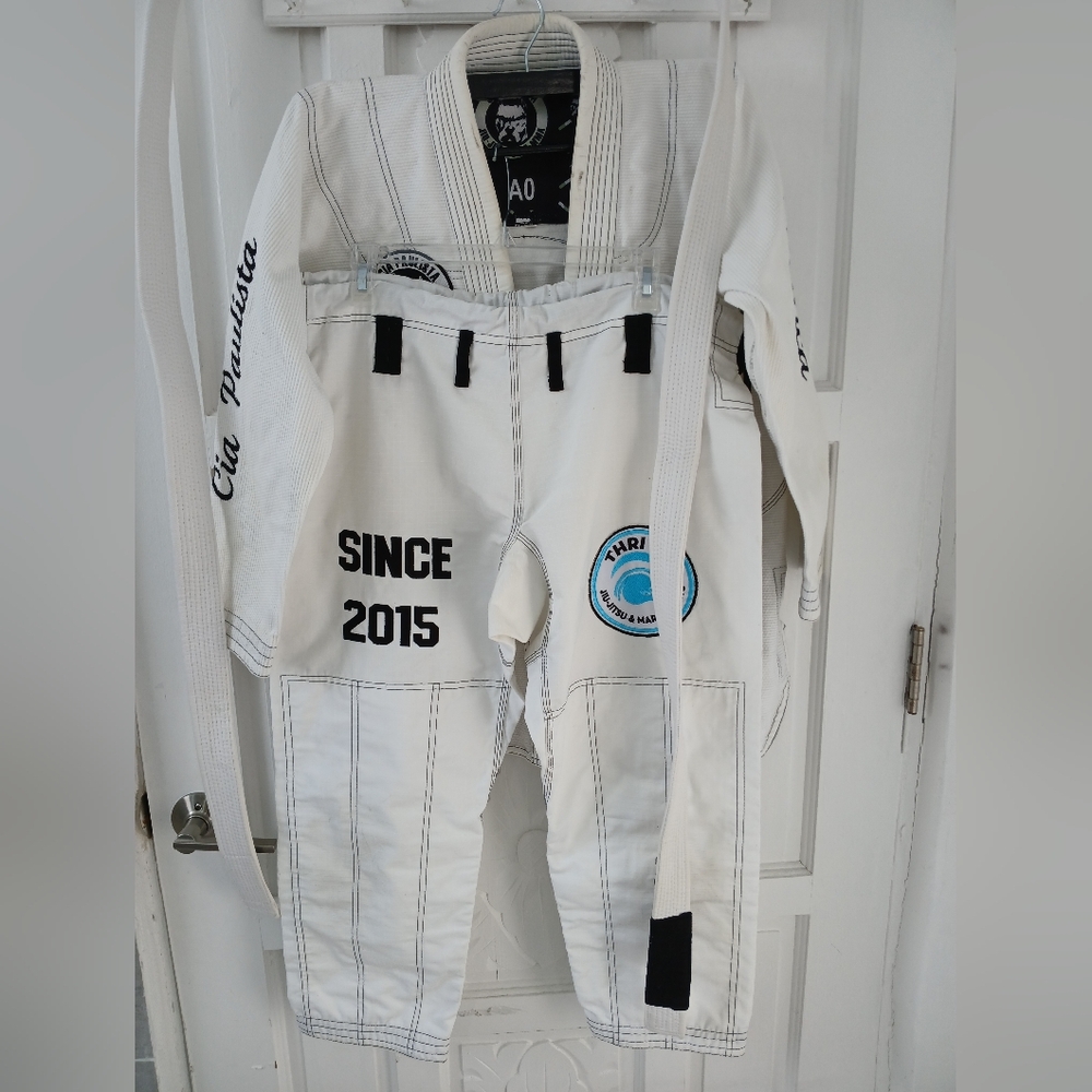 Thrive White and Black Sporty Jacket Jiu-Jutsu A0